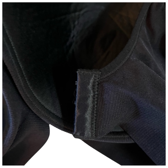 Underoutfit Sleek Black Comfort Bra - Picture 8 of 11